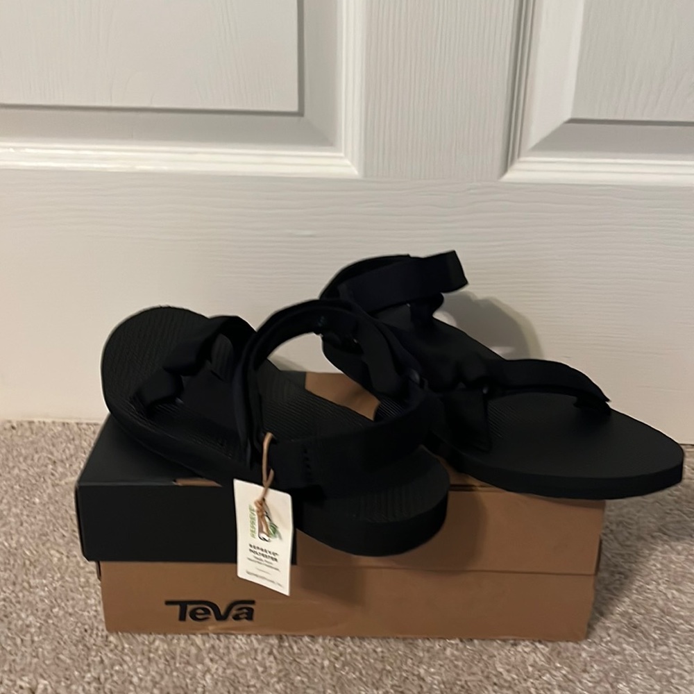 Teva brand sandals. Black size 9 women. Brand new and never worn. Tag still on.